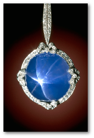 Close-up photograph by Chip Clark of a star sapphire necklace (G8887) from the Smithsonian's National Gem Collection 
